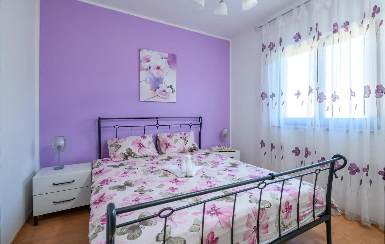 Stunning Home In Dobrani With Wifi Rebici