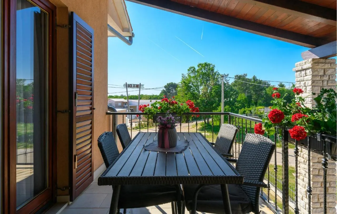 Stunning Home In Dobrani With Wifi Rebici